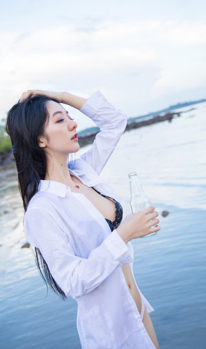 秋水伊人2022黑色毛呢外套